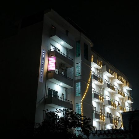 Hotel Townhouse Navneeta Grand Kakarmatha Exterior foto