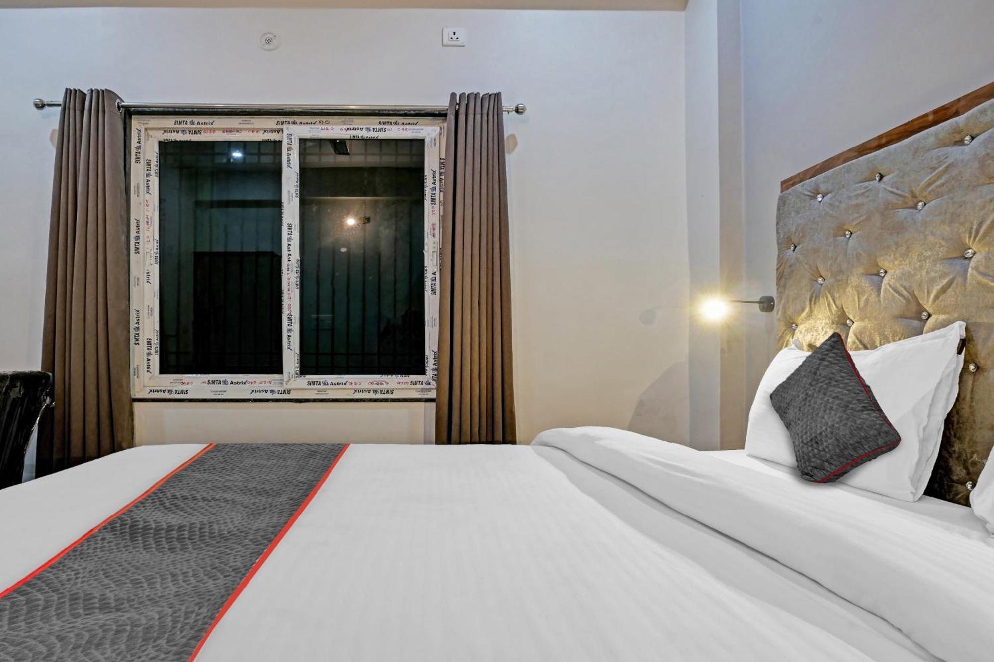 Hotel Townhouse Navneeta Grand Kakarmatha Exterior foto