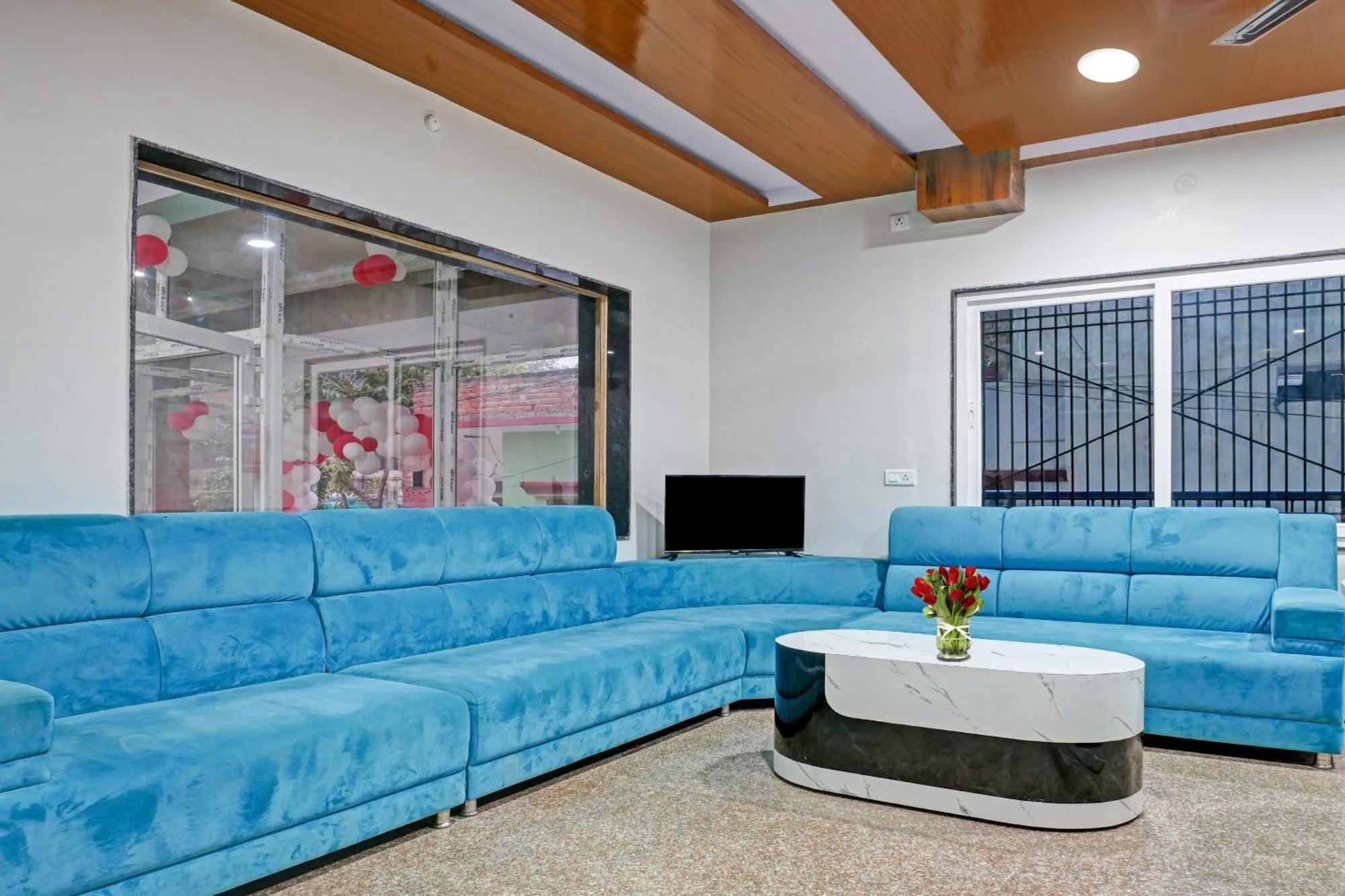 Hotel Townhouse Navneeta Grand Kakarmatha Exterior foto